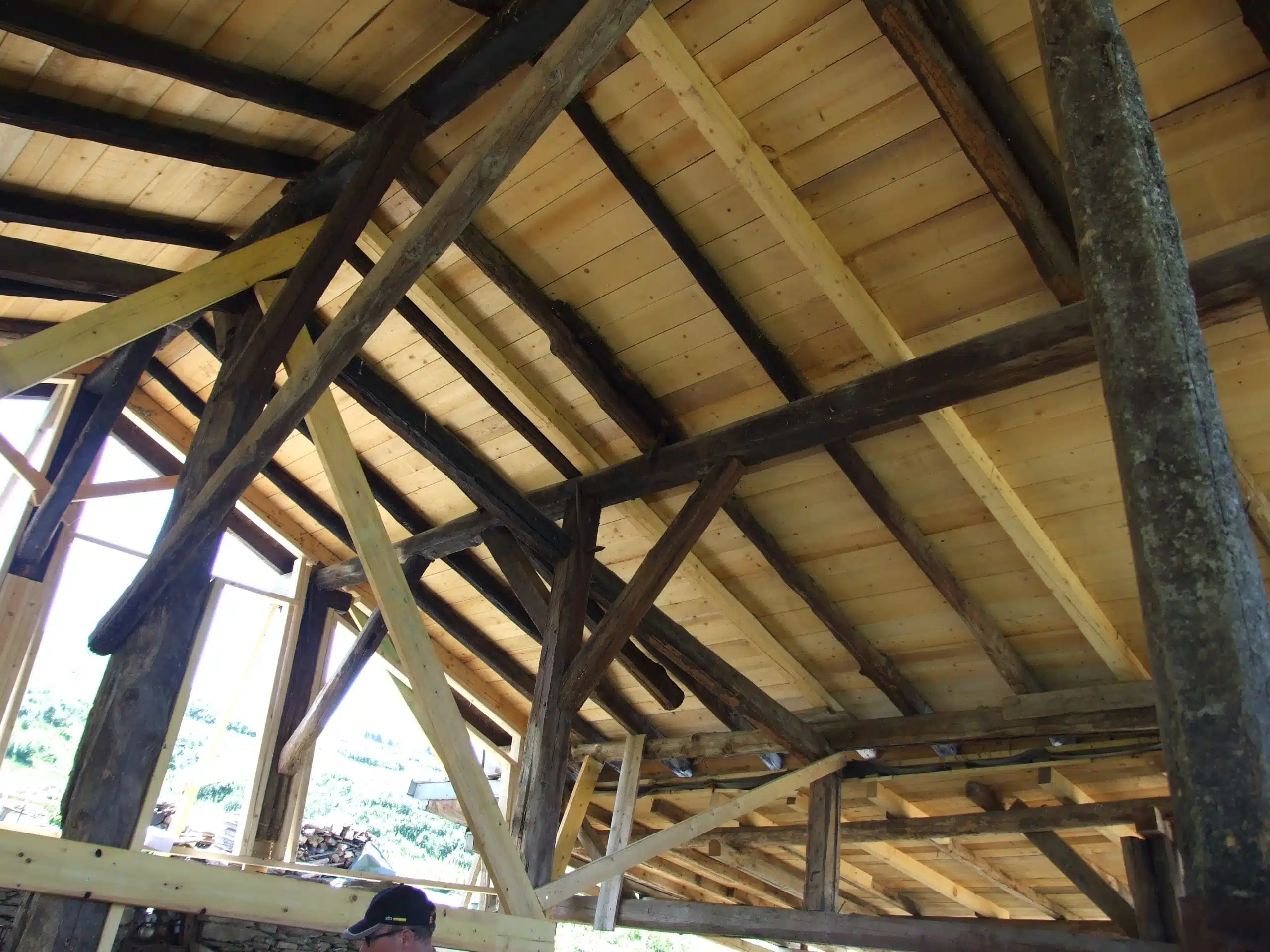 Charpente d'un chalet en cours de renovation