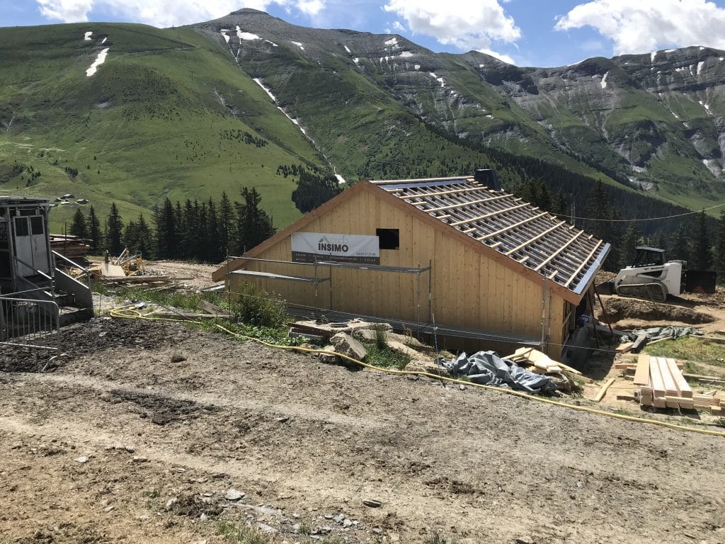 chalet en construction avec une superbe vue